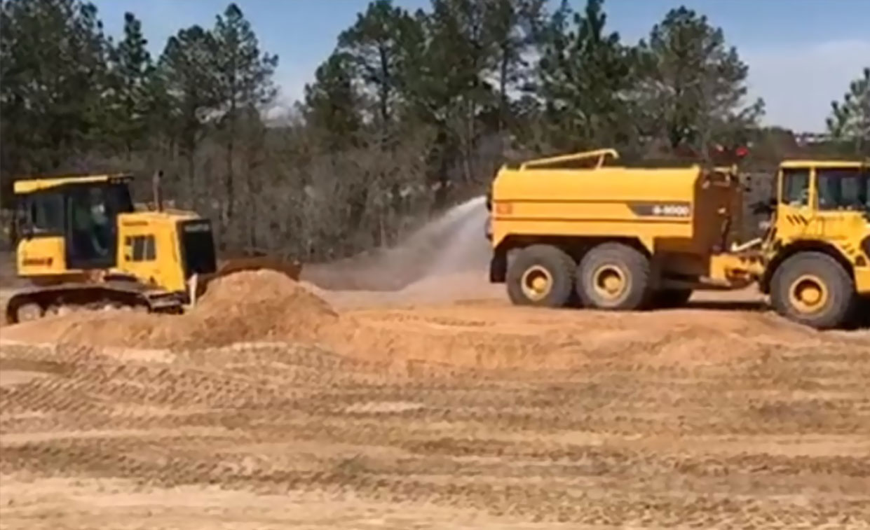 Excavadora hidrostático DH13K2 para operación de nivelación fina en Carolina del Sur, EE.UU.